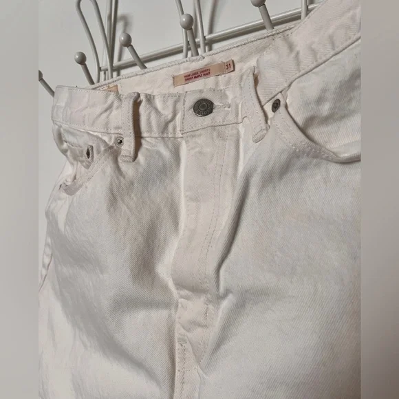Levi’s High Rise Loose Shorts - Picture 2 of 16